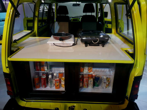 Maruti Omni Cafe; A Brilliant Idea For Street Food Vendors