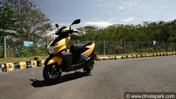 टीवीएस NTorq 125 रिव्यु: एक प्रीमियम स्पोर्टी स्कूटर जिसकी कीमत सिर्फ 58,750 रुपए