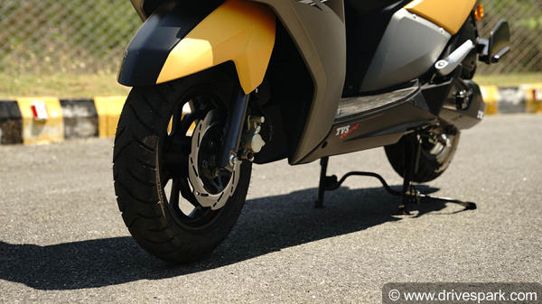 टीवीएस NTorq 125 रिव्यु: एक प्रीमियम स्पोर्टी स्कूटर जिसकी कीमत सिर्फ 58,750 रुपए