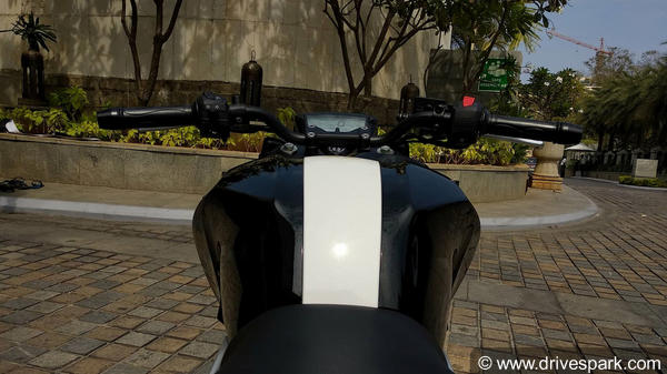2018 टीवीएस Apache RTR 160 4V वी के बारे में वो सब कुछ, जो आपको जानने की जानना चाहिए
