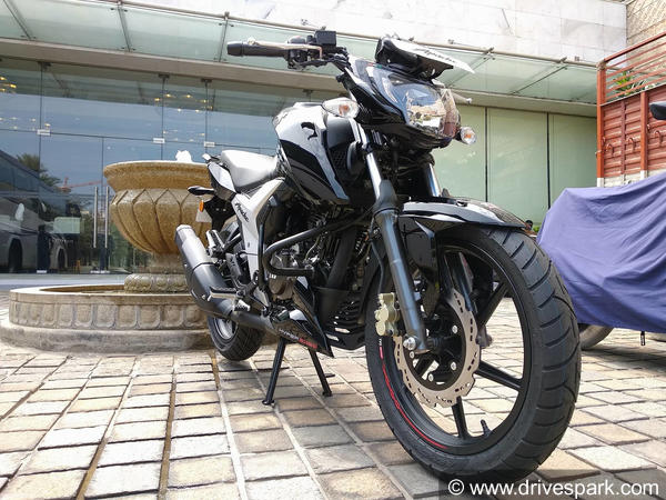 2018 टीवीएस Apache RTR 160 4V वी के बारे में वो सब कुछ, जो आपको जानने की जानना चाहिए