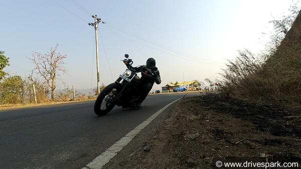 2018 हार्ले डेविडसन स्ट्रीट बॉब रिव्यू - एक दमदार सोलो क्रूजर