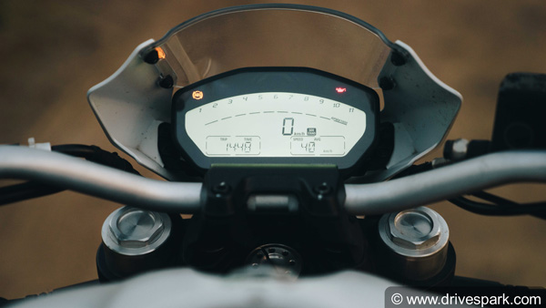 डुकाटी मॉन्स्टर 797 रोड टेस्ट रिव्यू - एक स्टाइलिश और एलिगेंट पेशकश