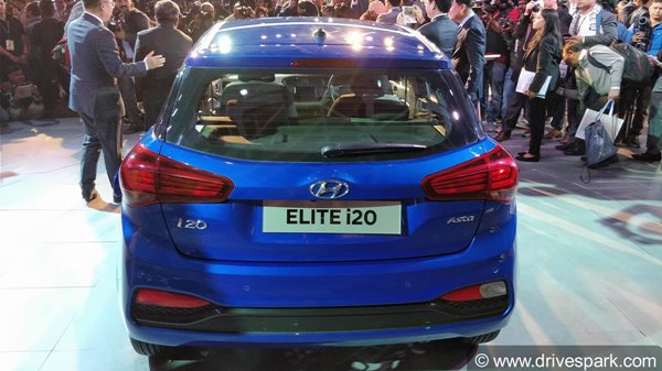 2018 Hyundai Elite i20: जानिए हुंडई की बेस्ट सेलिंग हैचबैक कार के बारे में सब कुछ