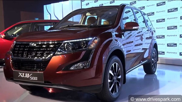 महिंद्रा की पॉपुलर एसयूवी XUV500 का फेसलिफ्ट वर्जन लॉन्च - कीमत 12.32 लाख से शुरू