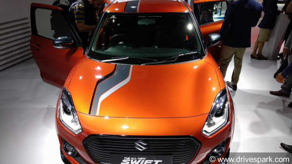 भारत की बेस्ट सेलिंग हैचबैक कार मारुति Swift 2018 खरीदने से पहले उसके बारे में सब कुछ जानें