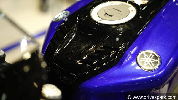 भारत की सबसे पॉपुलर स्पोर्ट्स बाइक Yamaha R15 V3.0 के बारे में ये बातें आपको जरूर जाननी चाहिए