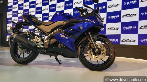 भारत की सबसे पॉपुलर स्पोर्ट्स बाइक Yamaha R15 V3.0 के बारे में ये बातें आपको जरूर जाननी चाहिए