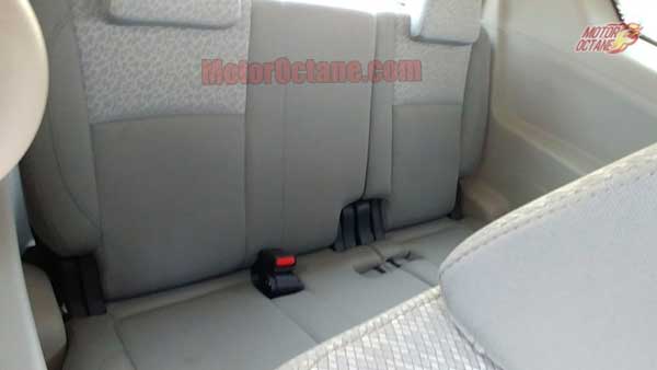 महिंद्रा U321 MPV का इंटीरियर हुई लीक - जानें फीचर्स और लॉन्च डेट