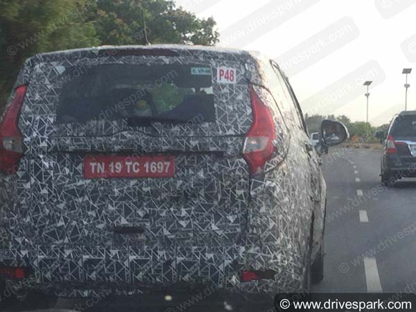 महिंद्रा U321 MPV का इंटीरियर हुई लीक - जानें फीचर्स और लॉन्च डेट