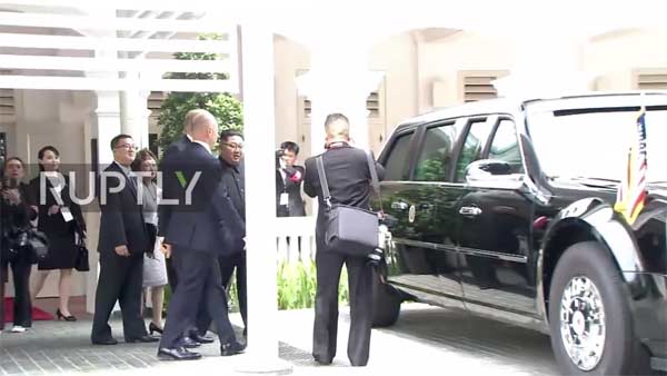 Donald Trump ने Kim Jong-Un को दिखाई अपनी Cadillac One “Beast” कार - देखें विडियो