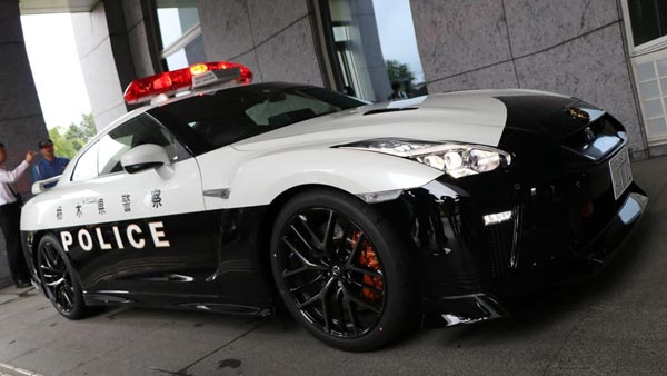 पुलिस को दान में दे दी करोड़ों की Nissan GT-R कार, जानिए वजह