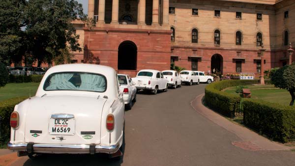 हिंदुस्तान एम्बेसडर को रिप्लेस कर BMW 7-सीरिज लाने वाले अटल बिहारी वाजपेयी ही थे