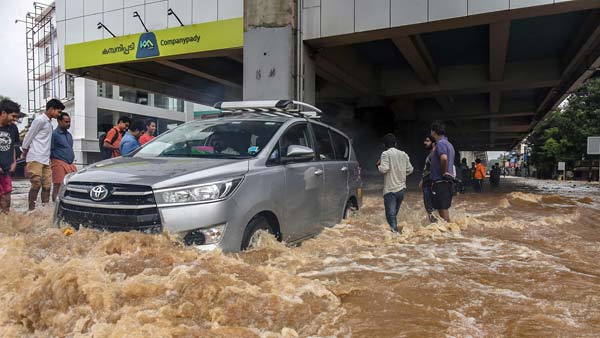 Kerala Floods 2018: बाढ़ जैसी विकट स्थिती में कैसे करें सुरक्षित ड्राइविंग