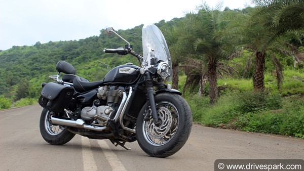 Triumph Bonneville Speedmaster Review: रेट्रो लुक में आधुनिक क्रूजर मशीन