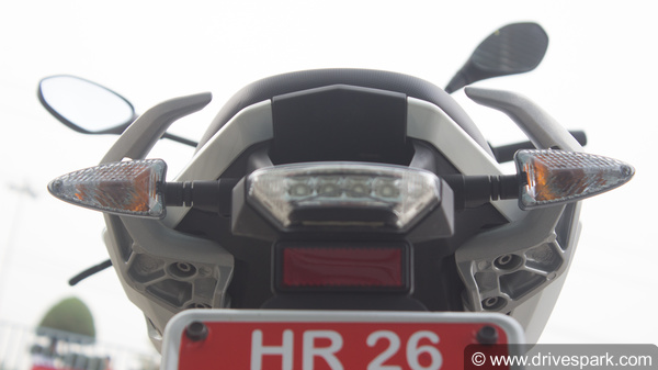 BMW G 310 R Review — जानिए इस बाइक में क्या है खास?