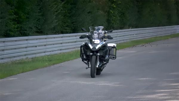 BMW R 1200 GS: बिना चालक के ही सड़क पर दौड़ती है ये हैरतंगेज बाइक