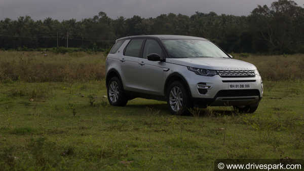 Land Rover Discovery Sport Review - जानिए क्या है खास, पूरी डिटेल