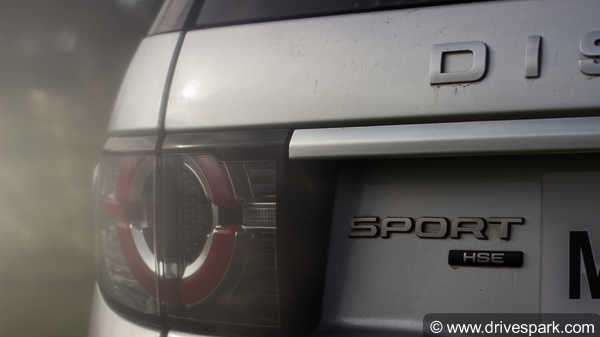 Land Rover Discovery Sport Review - जानिए क्या है खास, पूरी डिटेल