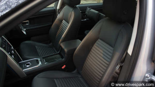 Land Rover Discovery Sport Review - जानिए क्या है खास, पूरी डिटेल