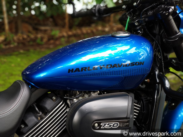 Harley Davidson Street Rod 750 — शानदार स्पोर्ट क्रूजर बाइक