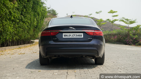 Jaguar XF 20d Road Test Review — जानिए इस कार में क्या है खास?