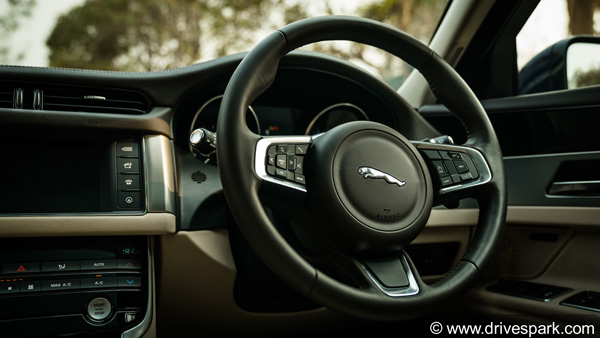 Jaguar XF 20d Road Test Review — जानिए इस कार में क्या है खास?