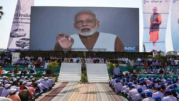 दीवाली में फिर छाए सावजी ढोलकिया, गिफ्ट में बांटी 600 कारें
