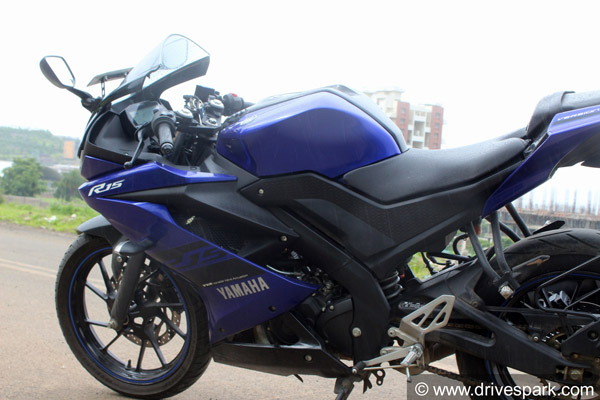 2018 Yamaha R15 V3 Review — जानिए कितनी दमदार है ये बाइक?