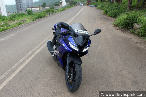2018 Yamaha R15 V3 Review — जानिए कितनी दमदार है ये बाइक?