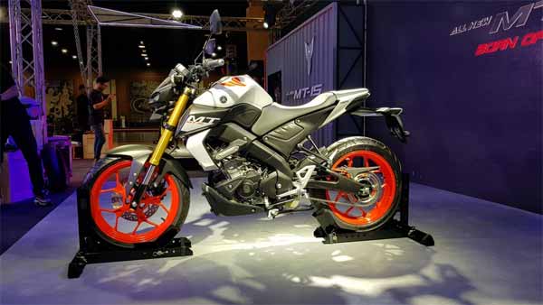 बजाज पल्सर और अपाचे RTR के टक्कर में आ रही है यामाहा MT-15