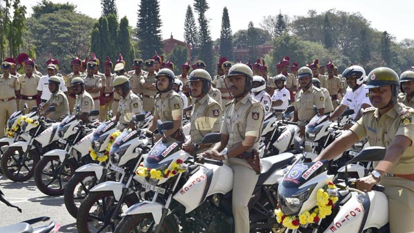बेंगलुरु पुलिस के दश्ते में शामिल हुई 911 TVS Apache RTR बाइकें