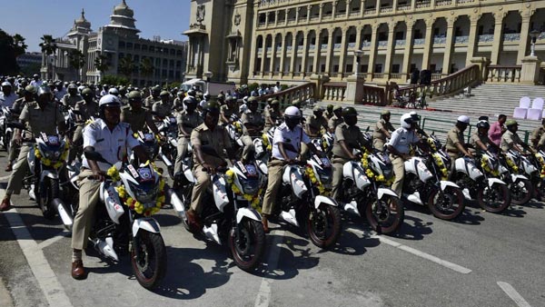 बेंगलुरु पुलिस के दश्ते में शामिल हुई 911 TVS Apache RTR बाइकें