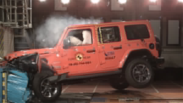 नई जीप रैंग्लर NCAP क्रैश टेस्ट में निकला फिसड्डी