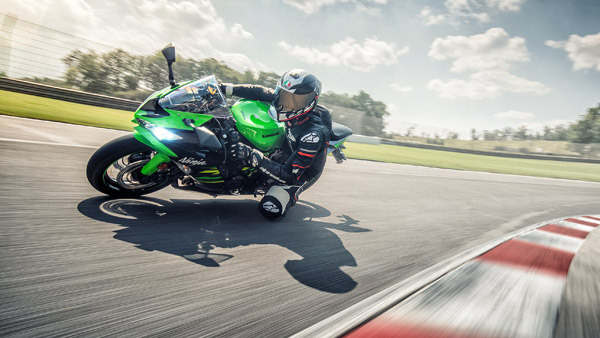 भारत में लॉन्च हुई कावासाकी निंजा ZX-6R — जानें कीमत