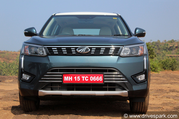 महिंद्रा XUV300 रिव्यू ー जानिये कितनी बेहतर है महिंद्रा की यह नई एसयूवी, पढ़िए कीमत, फीचर्स व अन्य जानकारियां