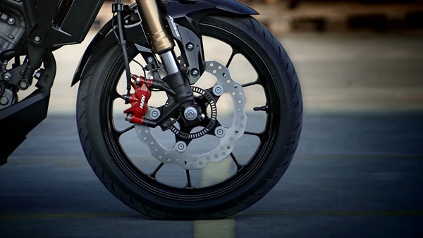 नई होंडा CB150R 2019 की गयी पेश, जानिए कीमत, स्पेसिफिकेशन, फीचर्स के बारे में