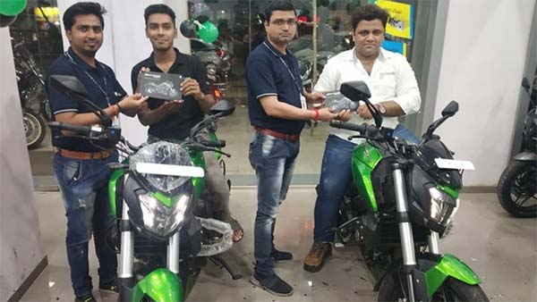 नई बजाज डोमिनर 400 की डिलीवरी हुई शुरु, जानिए कीमत तथा फीचर्स के बारें में