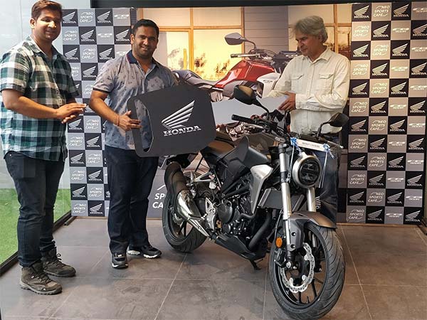 होंडा CB300R की डिलीवरी हुई शुरु, यहां दिया गया सबसे पहले