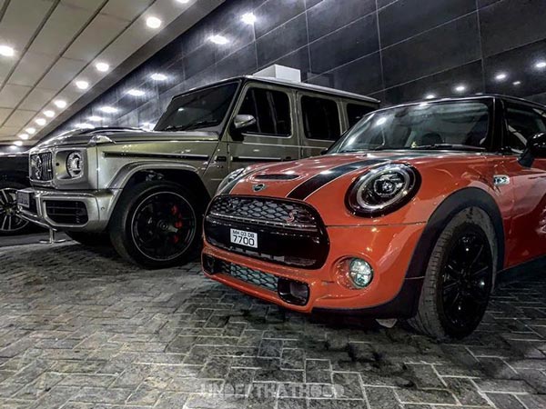 हार्दिक पांड्या ने खरीदी करोड़ो की मर्सिडीज AMG G63 SUV, देखिये इस शानदार कार की तस्वीरें