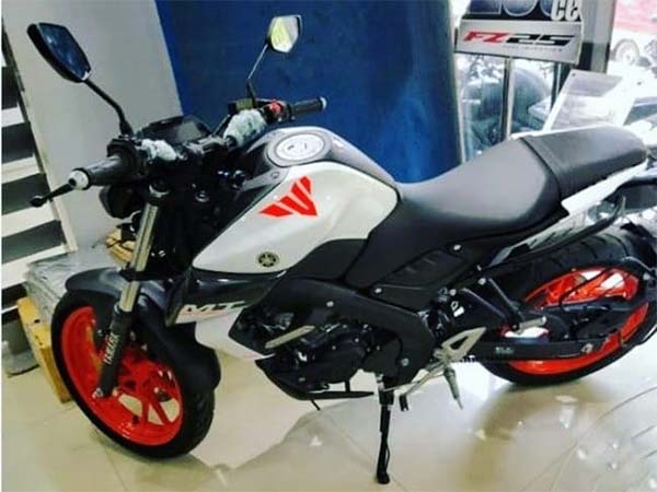 Yamaha MT-15 को दिया KTM Duke बाइक जैस लुक, देखे तस्वीरें