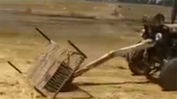 आनंद महिंद्रा ट्वीट ट्रैक्टर खटिया जुगाड़ वीडियो