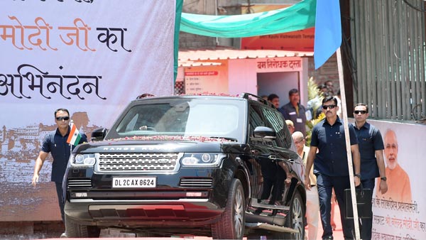 प्रधानमंत्री नरेंद्र मोदी ने वाराणसी रोड शो रेंज रोवर वॉग में किया