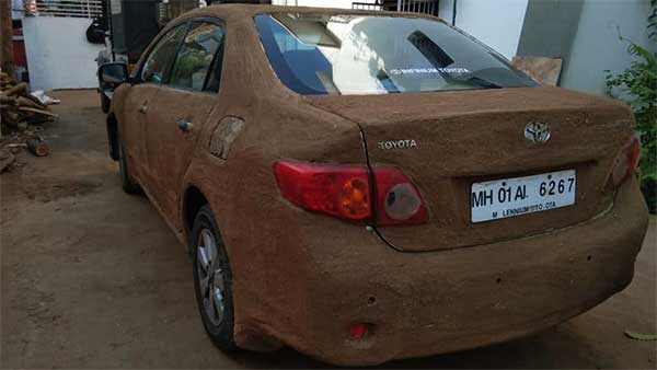कार को धूप से बचाने का देसी जुगाड़