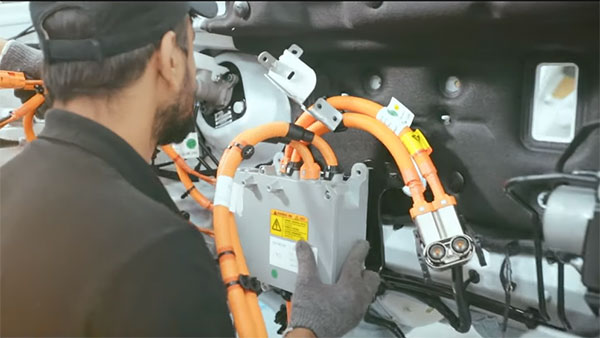 एमजी eZS इलेक्ट्रिक एसयूवी उत्पादन शुरू वीडियो