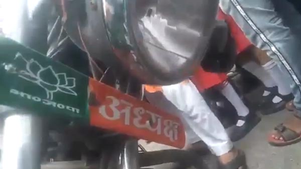 वाहन चेकिंग के दौरान पुलिस से भिड़े भाजपा नेता, पुलिस ने किया एफआईआर