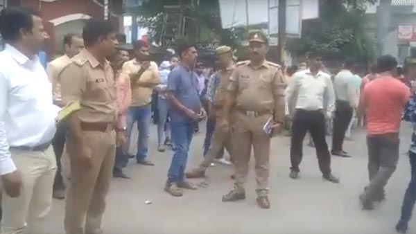 वाहन चेकिंग के दौरान पुलिस से भिड़े भाजपा नेता, पुलिस ने किया एफआईआर