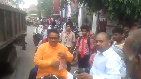 वाहन चेकिंग के दौरान पुलिस से भिड़े भाजपा नेता, पुलिस ने किया एफआईआर
