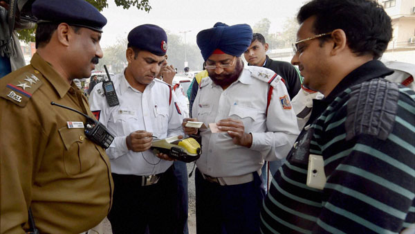 ल्ली पुलिस ने लॉन्च किया ई-चालान और ई-भुगतान का विकल्प, अब घर बैठे करे ट्रैफिक चालान का भुगतान