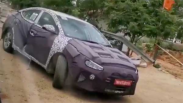 हुंडई एलांट्रा फेसलिफ्ट इंडिया टेस्टिंग फीचर्स अपडेट जानकारी